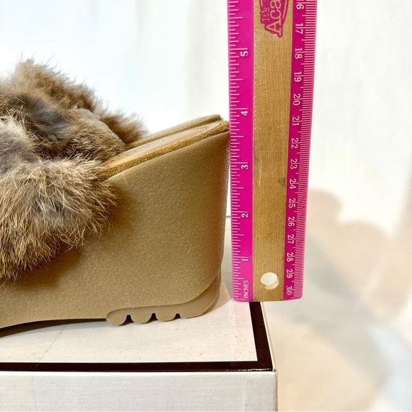 Vintage 9 Coach A0018 Kaela Tan Camel Suede Fur Wedge Mule - Picture 3 of 7